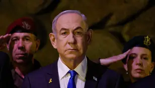 El primer ministro israelí, Benjamin Netanyahu, durante el Día del Recuerdo del Holocausto en el Salón del Recuerdo de Yad Vashem