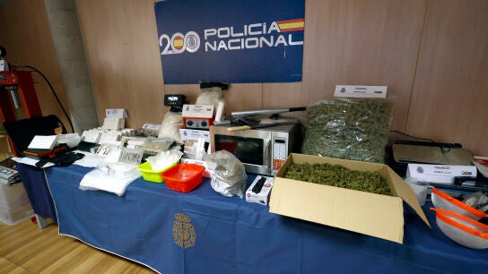 La Polic&iacute;a Nacional desmantela el primer macrolaboratorio de procesamiento de clorhidrato de coca&iacute;na