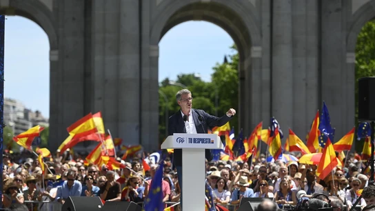 Alberto Nuñez Feijóo, líder del Partido Popular, durante el evento en la Puerta de Alcalá (Madrid) Alberto Nuñez Feijóo, líder del Partido Popular, durante el evento en la Puerta de Alcalá (Madrid)