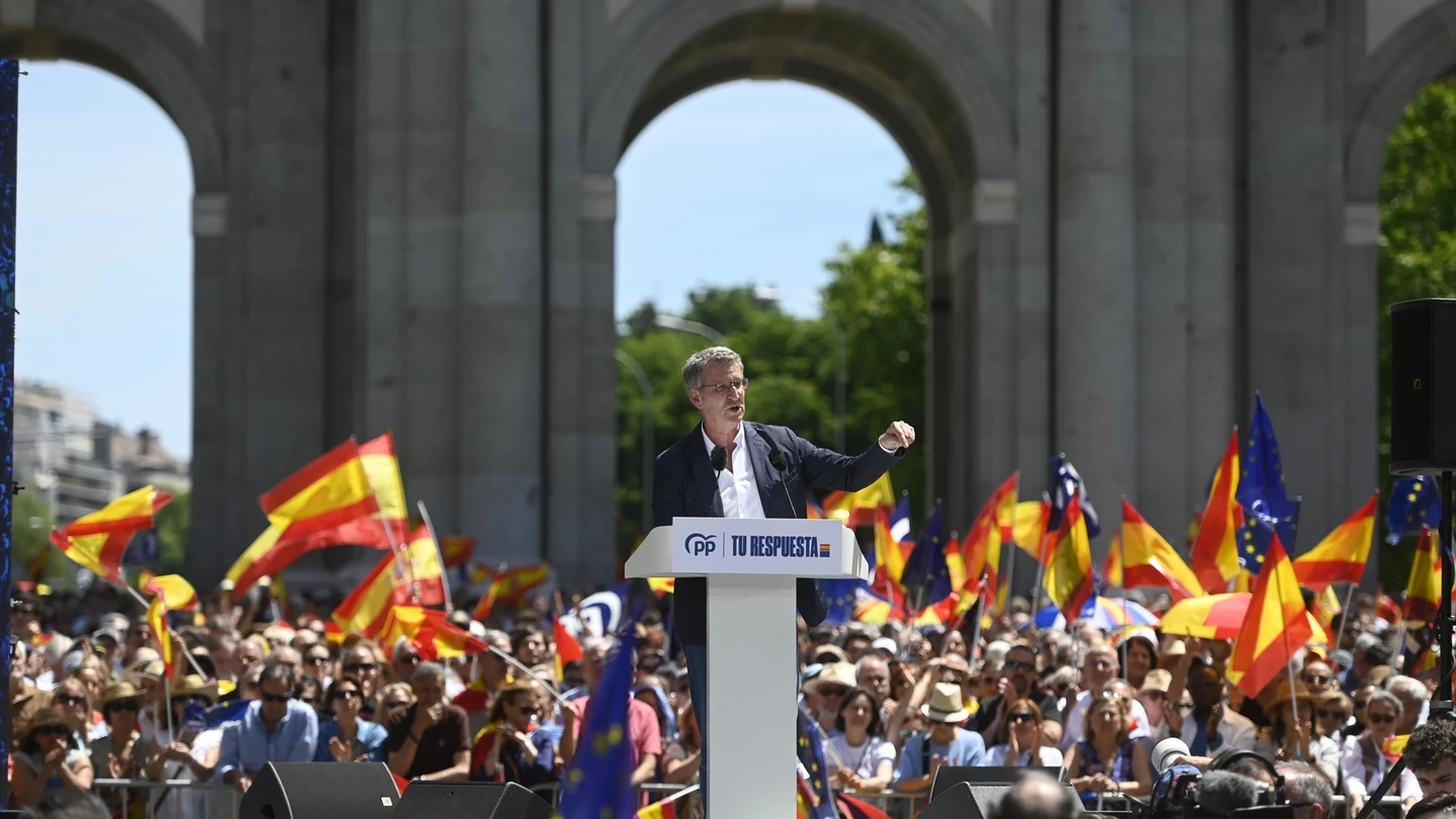 Alberto Nuñez Feijóo, líder del Partido Popular, durante el evento en la Puerta de Alcalá (Madrid) Alberto Nuñez Feijóo, líder del Partido Popular, durante el evento en la Puerta de Alcalá (Madrid)