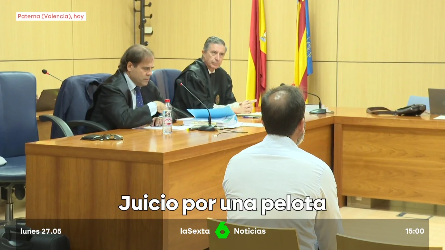Piden nueve meses de cárcel contra un hombre acusado de allanar la casa del vecino para coger el balón de su hijo Piden nueve meses de cárcel contra un hombre acusado de allanar la casa del vecino para coger el balón de su hijo