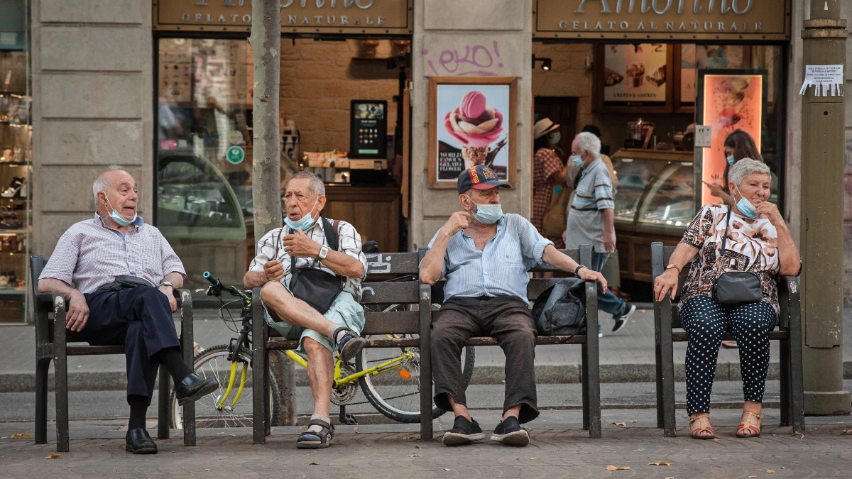 Jubilados en La Rambla de Barcelona