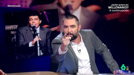 Dani Mateo reacciona tras ver a Mazón cantar una canción de Julio Iglesias "¡Sí! ¡Mazón, te quiero en mi equipo!", reacciona efusivo Dani Mateo en este vídeo donde muestra al presidente de la Generalitat Valenciana cantando una canción de Julio Iglesias durante un acto con jubilados.