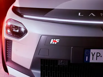 El renacer de Lancia llega con 240 CV, las siglas HF y una dosis de deportividad El renacer de Lancia llega con 240 CV, las siglas HF y una dosis de deportividad