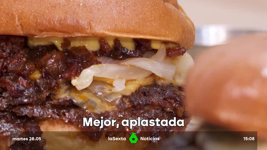 La fiebre de las smash: el arte de aplastar la carne que está cambiando el mundo de las hamburguesas La fiebre de las smash: el arte de aplastar la carne que está cambiando el mundo de las hamburguesas