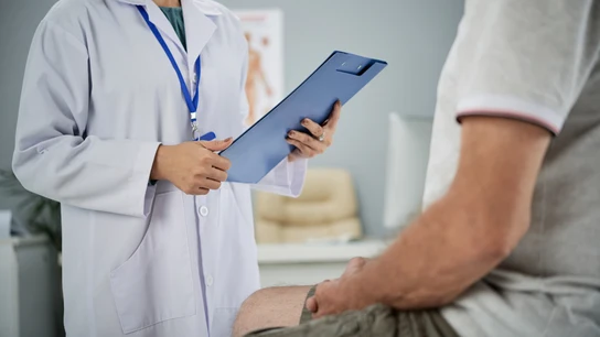 Foto de archivo de una consulta médica. Foto de archivo de una consulta médica.