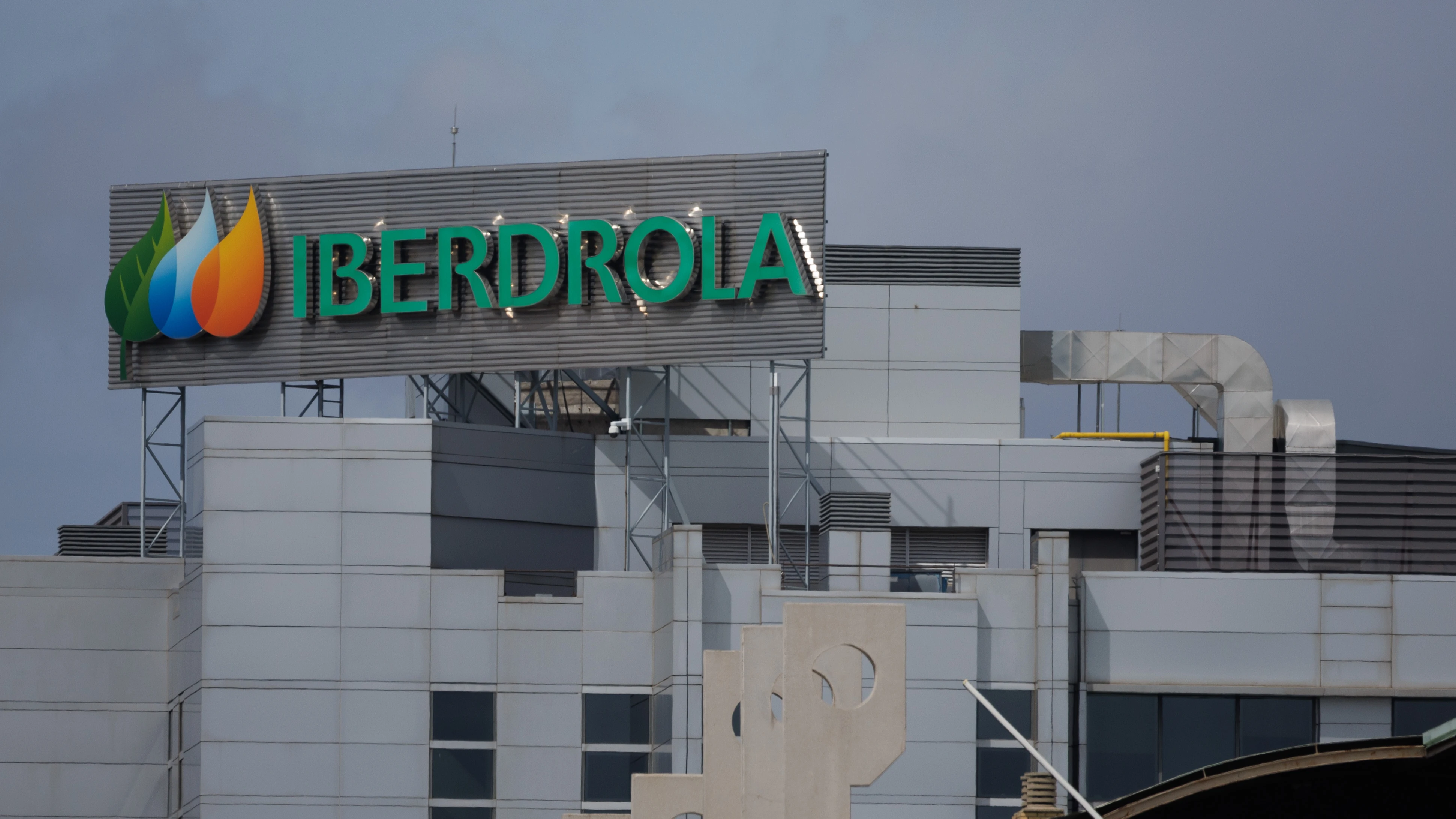 Fachada de la sede de Iberdrola, a 31 de marzo de 2023, en Madrid (España)