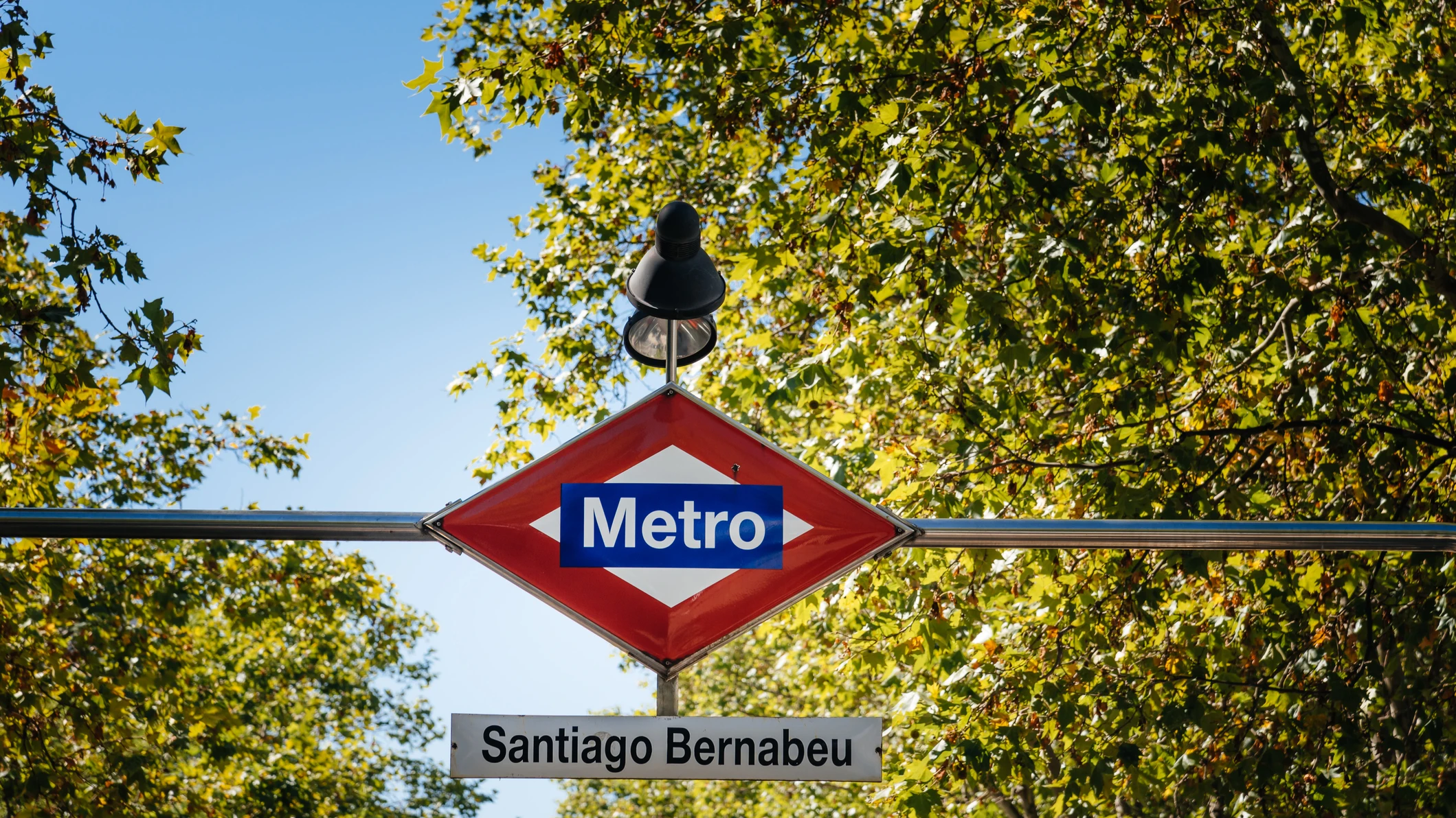 Estación de Metro de Madrid de Santiago Bernabéu Estación de Metro de Madrid de Santiago Bernabéu