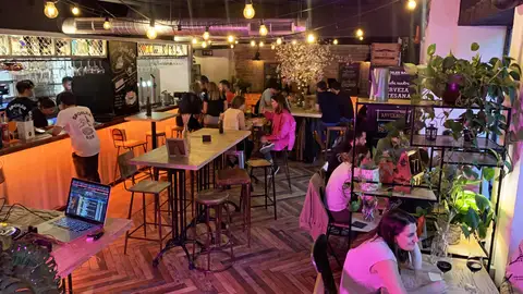 Spoiler Bar de Fox in a Box en Madrid Spoiler Bar de Fox in a Box en Madrid