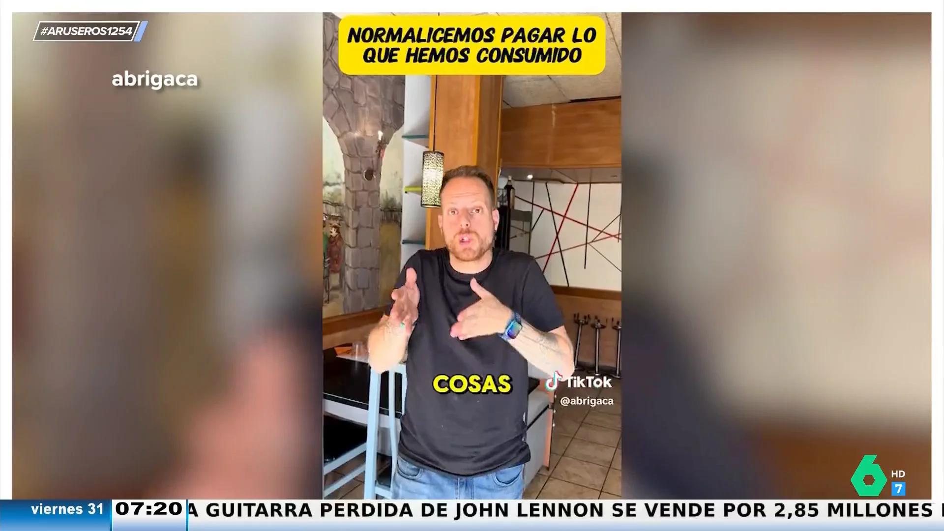 Un dueño de un bar, a los que se quejan porque se les cobra el hielo: "Si quisiera regalarte cosas, te invitaría a comer"