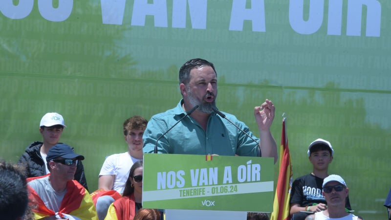 El líder de Vox, Santiago Abascal, durante un mitin de su partido en Santa Cruz de Tenerife, este sábado. 