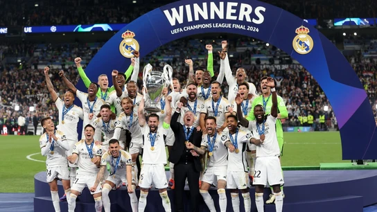 Nacho levanta la Champions League en Wembley Nacho levanta la Champions League en Wembley