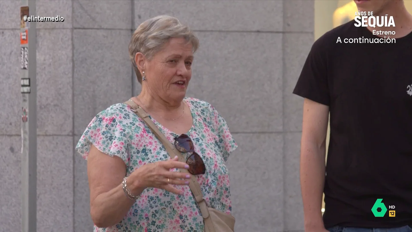 La reflexión de una mujer sobre las importancia de las zonas verdes en las ciudades Thais Villas traslada a la calle el debate sobre la agenda verde, uno de los temas estrella de las elecciones europeas, en una nueva entrega de 'Hablando se enciende la gente', donde reflexionan sobre la importancia de las zonas verdes en las ciudades.