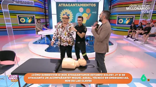 Miguel Assal, técnico de emergencias, explica cómo debemos actuar ante un caso de atragantamiento Miguel Assal, técnico de emergencias, explica cómo debemos actuar ante un caso de atragantamiento