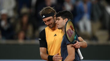 Tsitsipas y Carlos Alcaraz en Roland Garros