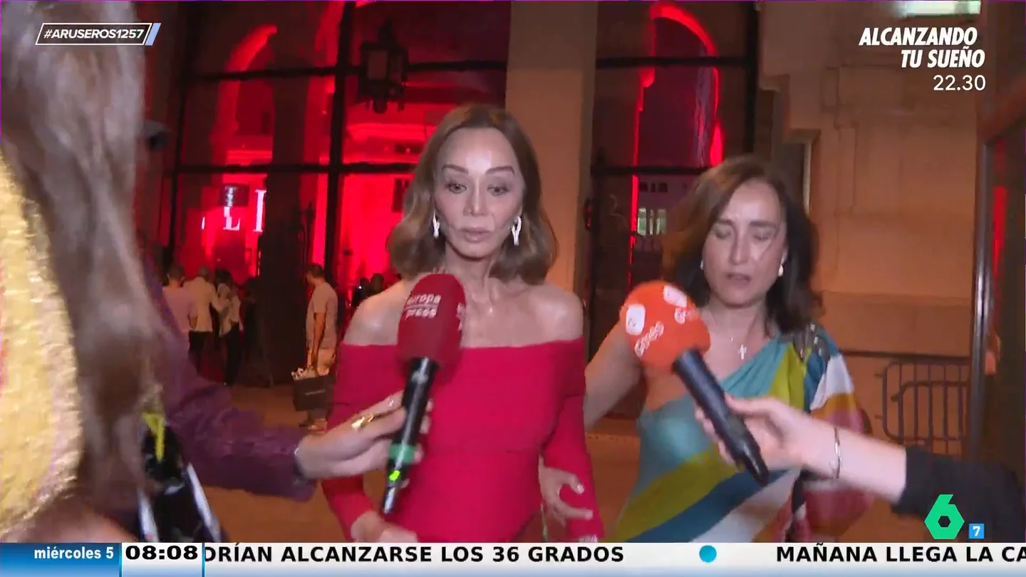 Isabel Preysler responde sobre su presunta mala relación con Carmen Lomana: "Me aburre muchísimo" Isabel Preysler responde sobre su presunta mala relación con Carmen Lomana: "Me aburre muchísimo"