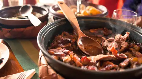 Carne de caza. Finlandia Tarta de bayas del bosque. Finlandia