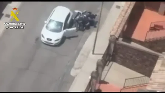 El vídeo (desde el aire) de la detención de los presuntos asesinos de Borja Villacís El vídeo (desde el aire) de la detención de los presuntos asesinos de Borja Villacís