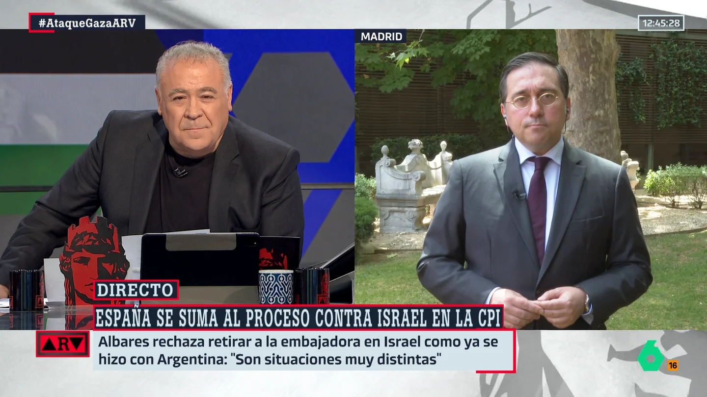 Albares rechaza retirar a la embajadora en Israel como con Argentina: "La búsqueda de la paz requiere otras medidas" Albares rechaza retirar a la embajadora en Israel como con Argentina: "La búsqueda de la paz requiere otras medidas"
