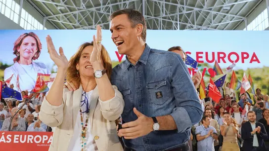 El líder del PSOE, Pedro Sánchez, y la cabeza de lista del partido en las europeas, Teresa Ribera, el pasado sábado. El líder del PSOE, Pedro Sánchez, y la cabeza de lista del partido en las europeas, Teresa Ribera, el pasado sábado.