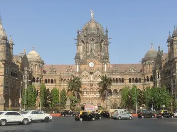 La curiosa estación de tren que parece un castillo La curiosa estación de tren que parece un castillo