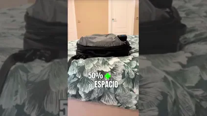 La mochila viral en TikTok para viajar en avión que envasa al vacío tu ropa La mochila viral en TikTok para viajar en avión que envasa al vacío tu ropa