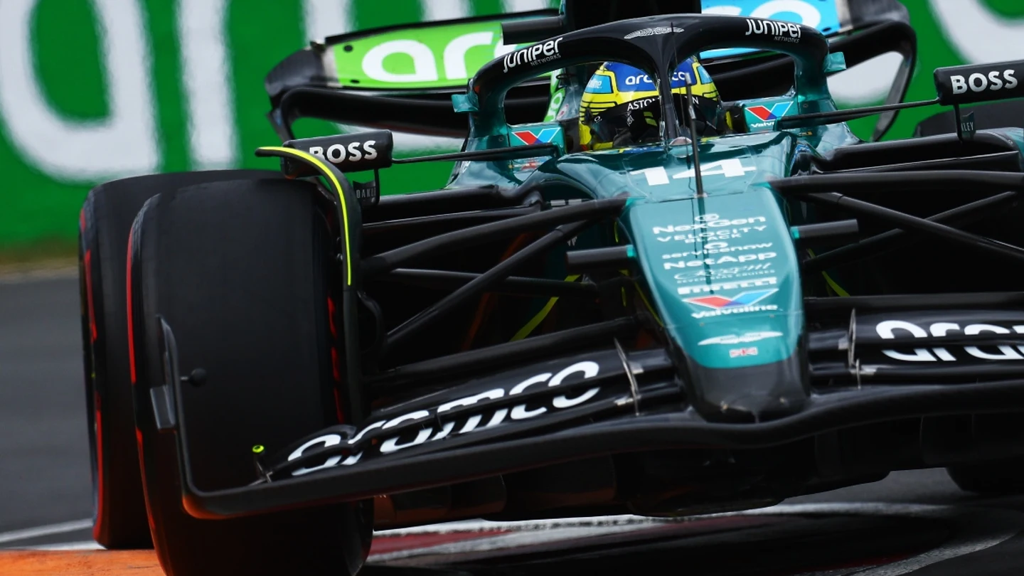 Fernando Alonso, en el Aston Martin Fernando Alonso, en el Aston Martin