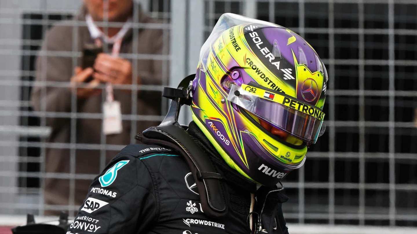 Lewis Hamilton, oculto tras su casco Lewis Hamilton, oculto tras su casco
