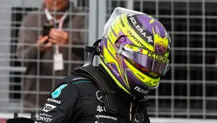 Lewis Hamilton, oculto tras su casco