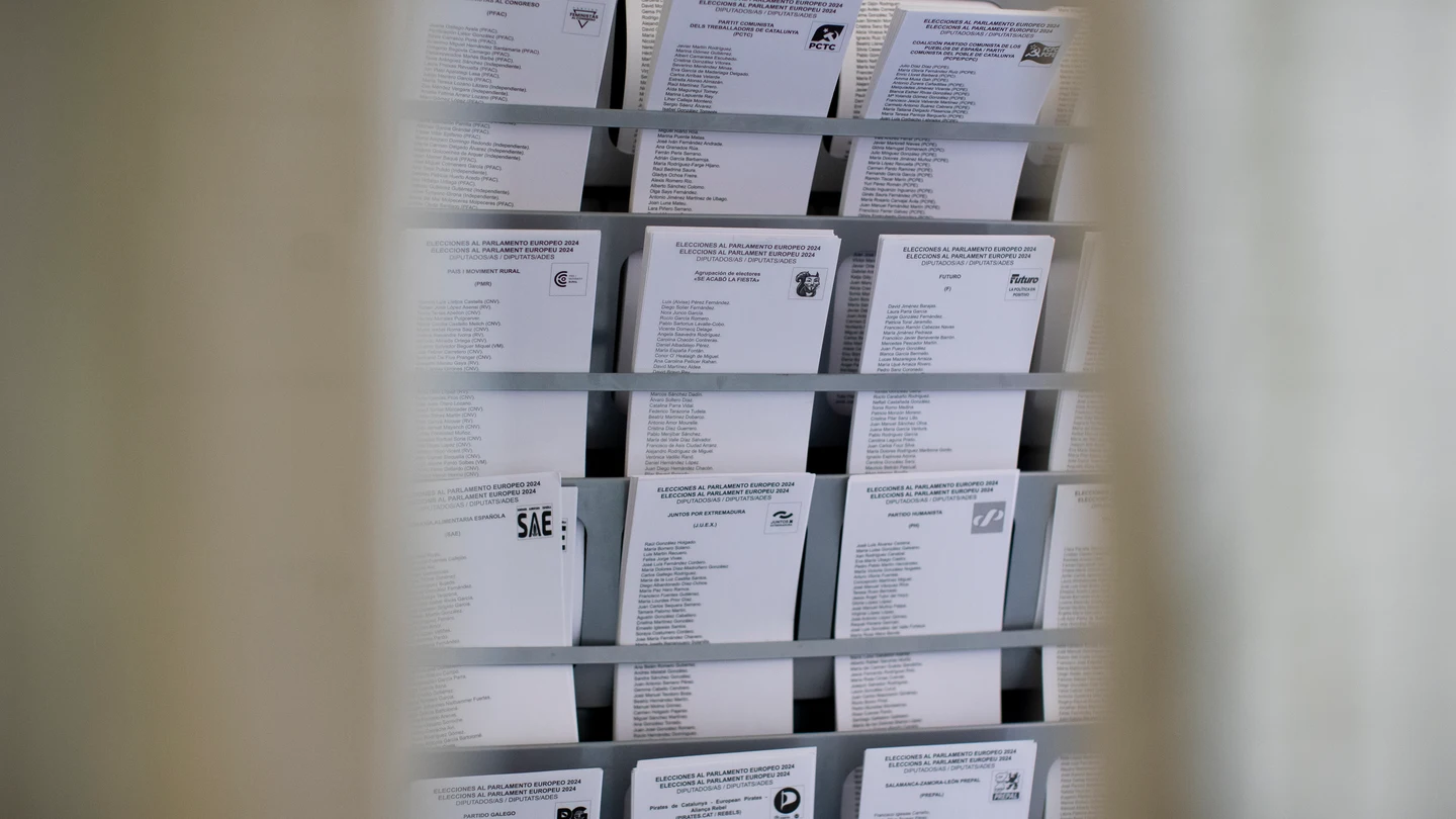 Papeletas de los diferentes partidos a los que se puede votar en España en las europeas de 2024 Papeletas de los diferentes partidos a los que se puede votar en España en las europeas de 2024
