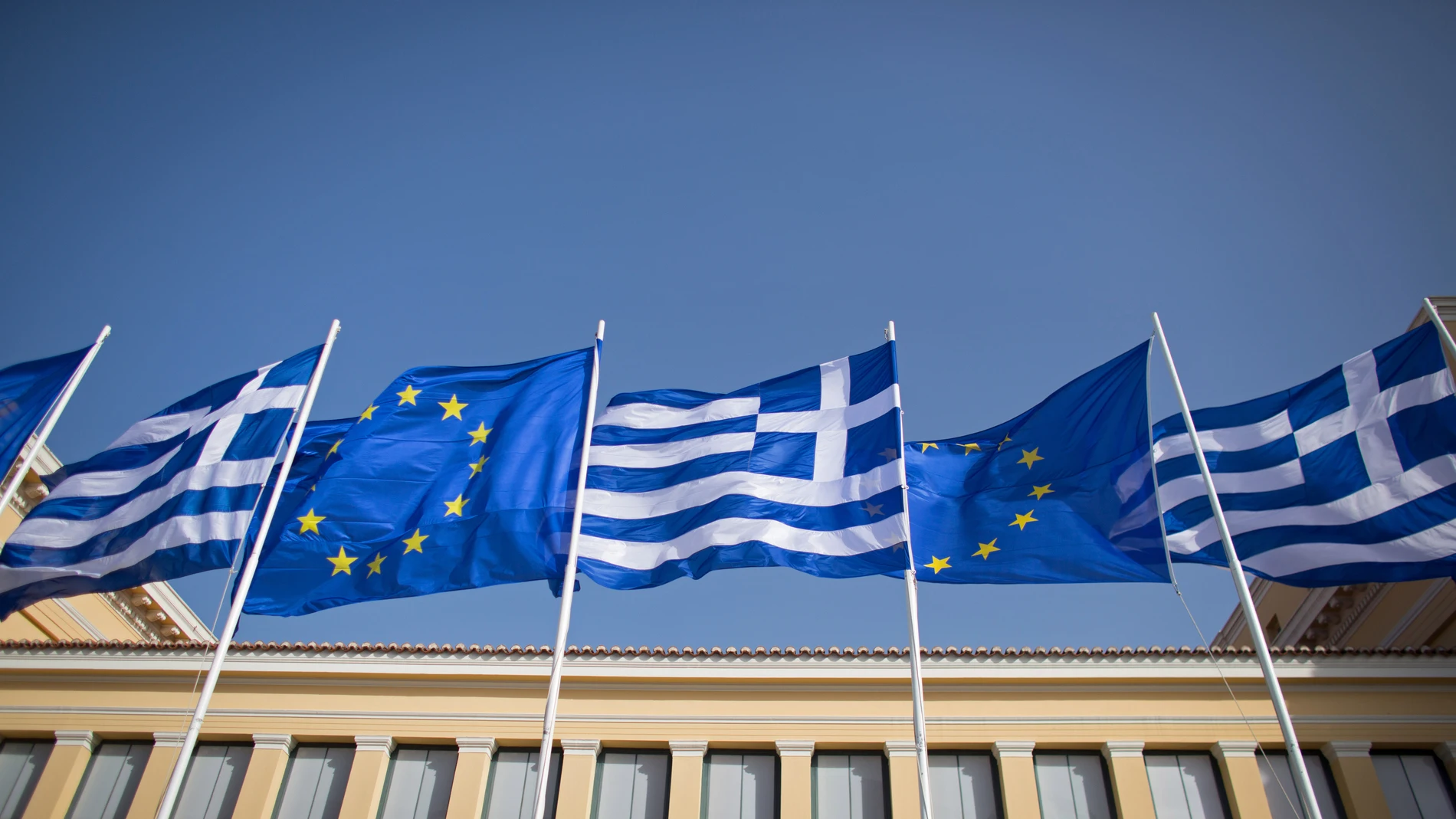 Banderas de Grecia y la Unión Europea