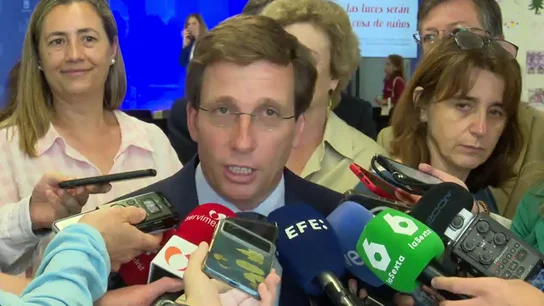 Almeida llama "puto perdedor" a Sánchez tras ganar el PP por la mínima las elecciones europeas Almeida llama "puto perdedor" a Sánchez tras ganar el PP por la mínima las elecciones europeas