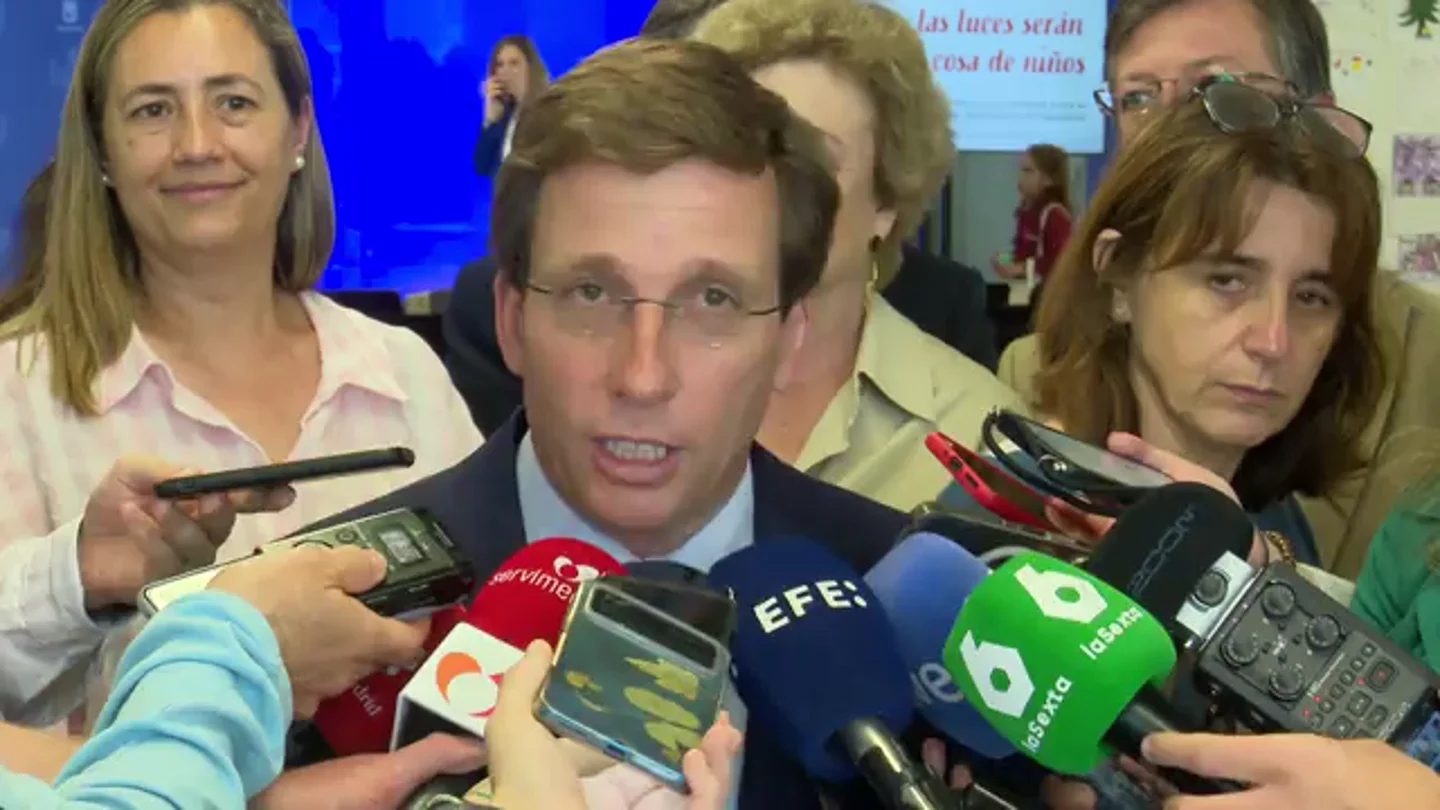 Almeida llama "puto perdedor" a Sánchez tras ganar el PP por la mínima las elecciones europeas Almeida llama "puto perdedor" a Sánchez tras ganar el PP por la mínima las elecciones europeas