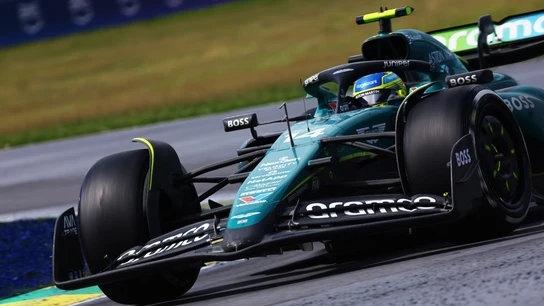 Fernando Alonso, en el Aston Martin Fernando Alonso, en el Aston Martin