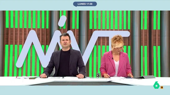 Iñaki López, sobre las quedadas de jóvenes para pelearse: "Como estos nos tengan que pagar las pensiones..." Se suceden las peleas de jóvenes que quedan a la salida del instituto para darse una paliza y subirlo a las redes con el objetivo de conseguir seguidores. La reacción de Iñaki López al ver una de ellas, en este vídeo de Más Vale Tarde.