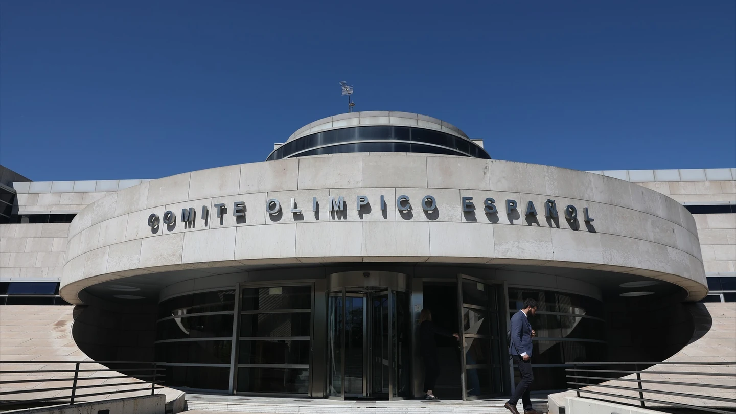 Detenido un vigilante de seguridad del COE por eyacular varias veces en botellas de agua de dos compañeras Detenido un vigilante de seguridad del COE por eyacular varias veces en botellas de agua de dos compañeras