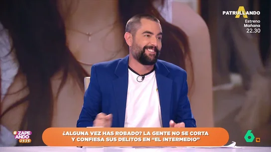 Dani Mateo confiesa la travesura que hizo de pequeño: "Robé con mi primo una postal feísima en la Monumental" Dani Mateo confiesa la travesura que hizo de pequeño: "Robé con mi primo una postal feísima en la Monumental"