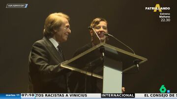 Raphael, galardonado con el Premio de Honor del Teatro Musical: "Espero volver pronto con otro musical"