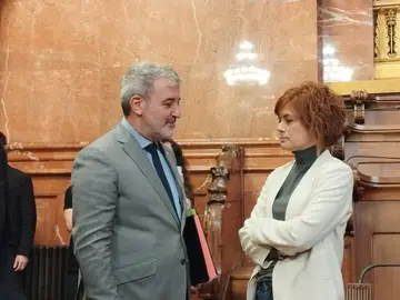 El alcalde de Barcelona, Jaume Collboni, y la líder de ERC, Elisenda Alamany