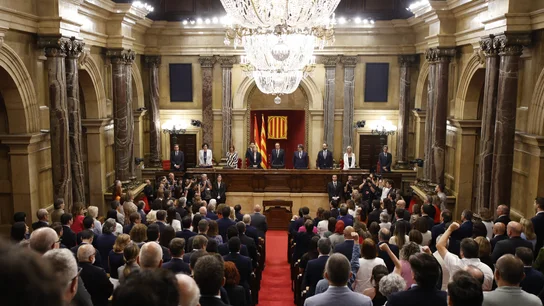 El nuevo presidente del Parlament, Josep Rull, declara constituida la nueva legislatura. El nuevo presidente del Parlament, Josep Rull, declara constituida la nueva legislatura.