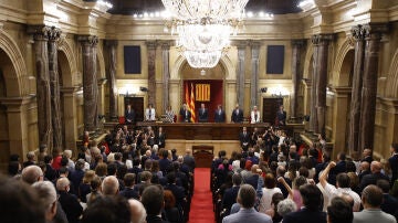 El nuevo presidente del Parlament, Josep Rull, declara constituida la nueva legislatura.