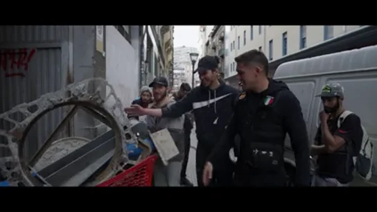 "Están robando a la ciudad de Bilbao": las risas de unos chicos al vender 'chatarra' que 'encuentran' en la calle "Están robando a la ciudad de Bilbao": las risas de unos chicos al vender 'chatarra' que 'encuentran' en la calle