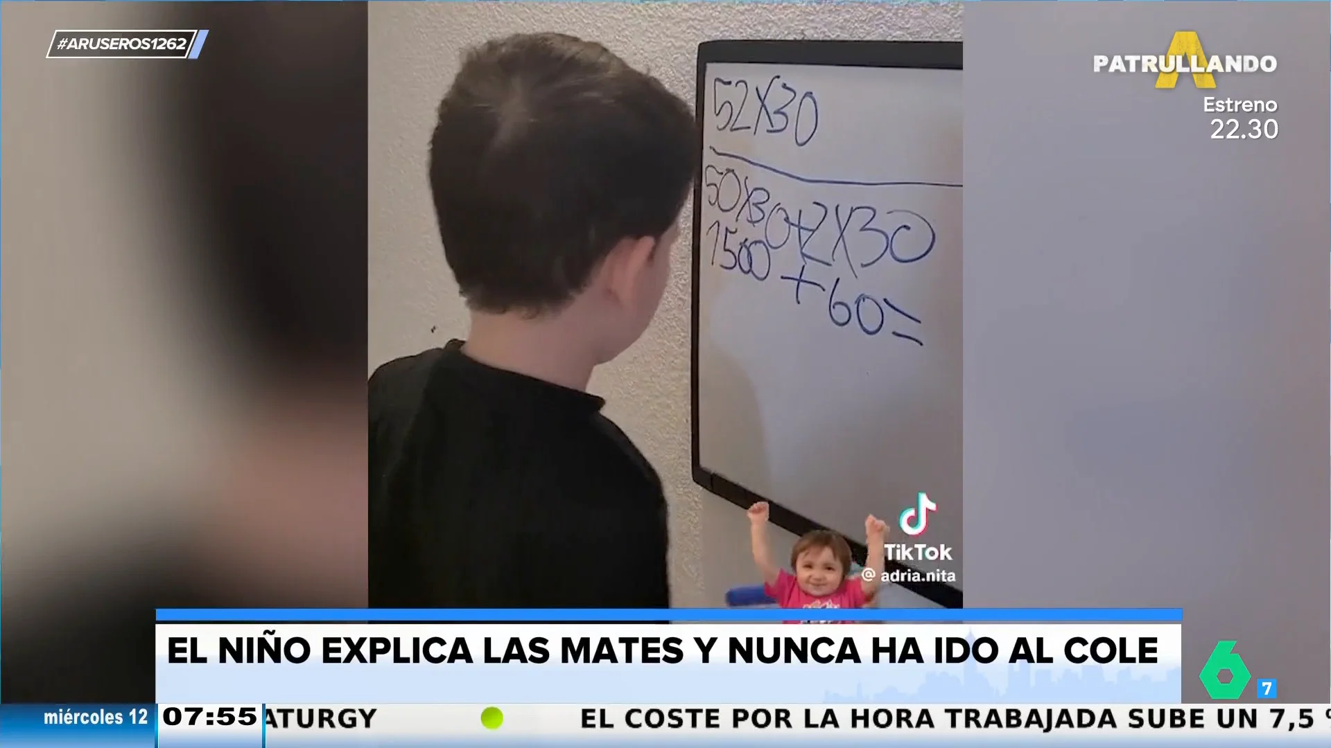 Niño explica mates