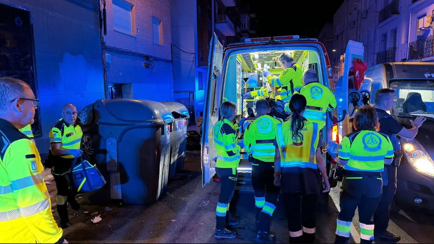 Heridos un hombre y una mujer tras recibir varias puñaladas en Madrid Heridos un hombre y una mujer tras recibir varias puñaladas en Madrid