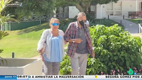 Julián Muñoz recibe el alta y sale del hospital con Maite Zaldívar: "Estamos contentos de tenerle en casa" Julián Muñoz recibe el alta y sale del hospital con Maite Zaldívar: "Estamos contentos de tenerle en casa"