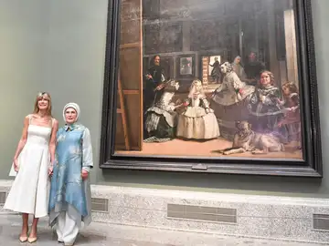 Begoña Gómez junto a la esposa de Erdogan en el Museo del Prado.