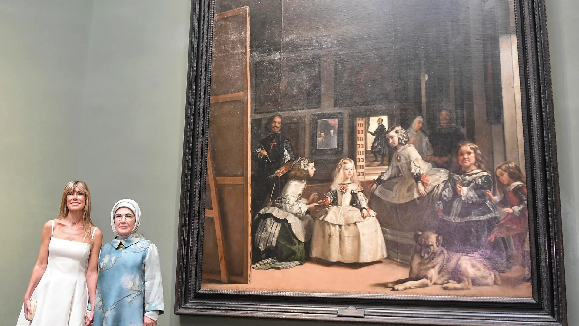 Begoña Gómez junto a la esposa de Erdogan en el Museo del Prado.