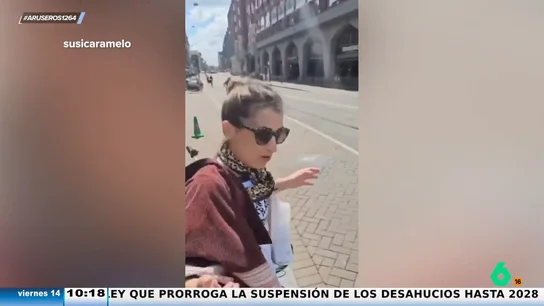 El viral de Susi Caramelo esquivando bicicletas en Ámsterdam: "Creo que voy a salir de aquí atropellada" El viral de Susi Caramelo esquivando bicicletas en Ámsterdam: "Creo que voy a salir de aquí atropellada"