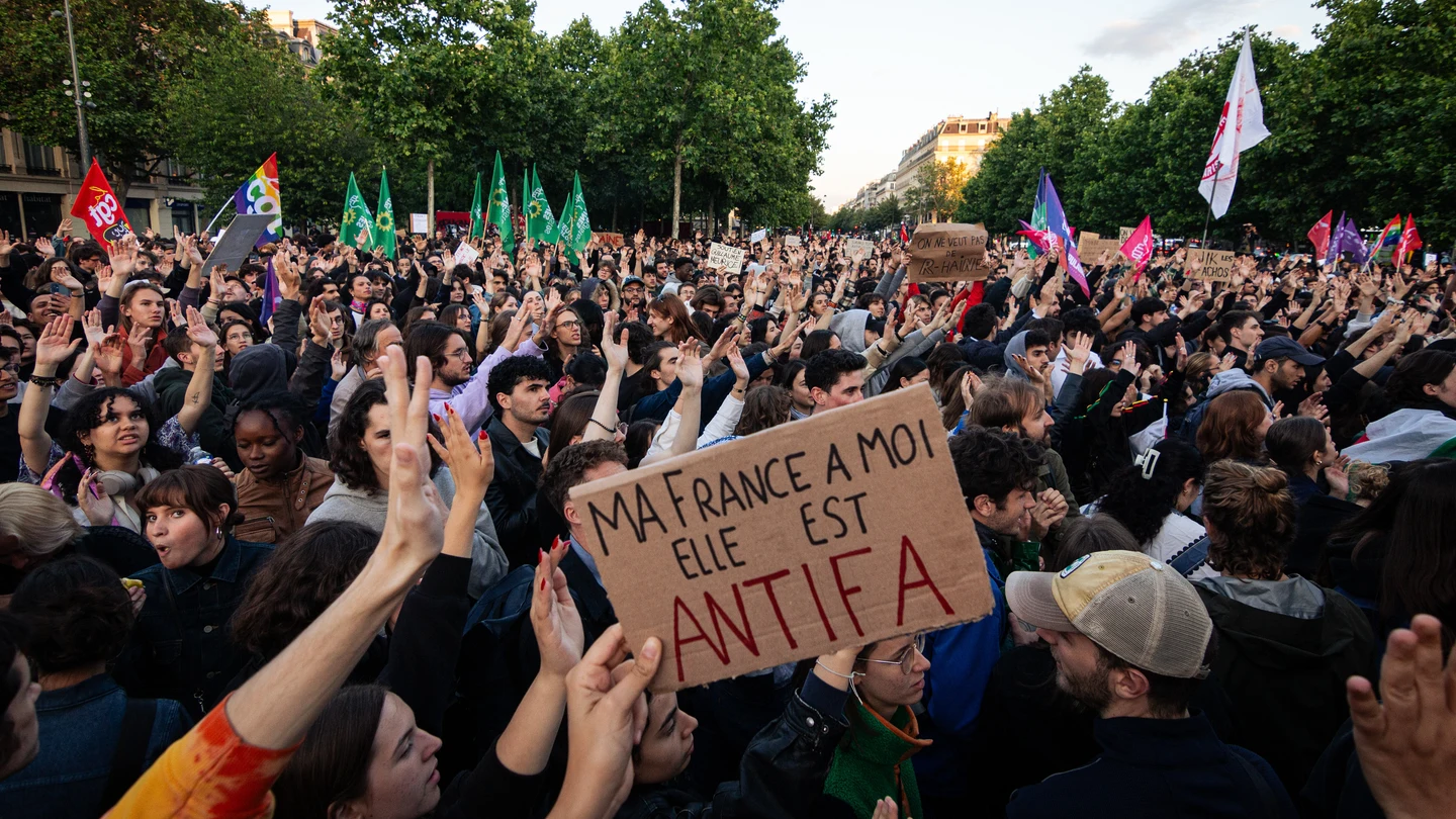 Manifestación en París este domingo contra el avance de la ultraderecha. Manifestación en París este domingo contra el avance de la ultraderecha.