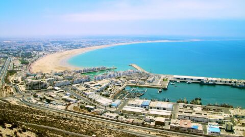 Panorámica de Agadir con la playa al fondo